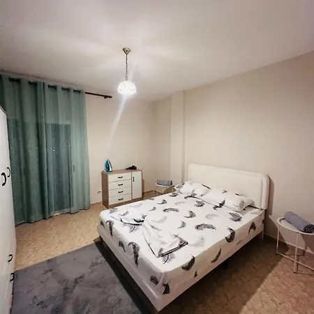 E&b Cosy 9 Komuna E Parisit Urban Corner * Tirana